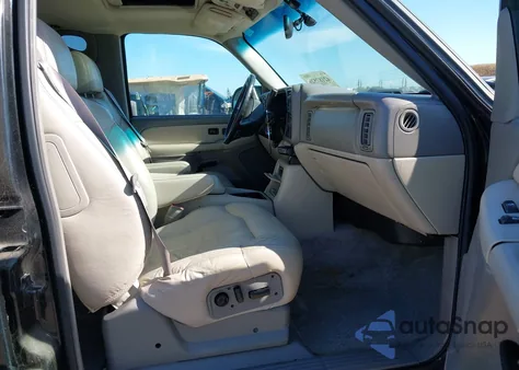 2001 Chevrolet Suburban 1500 Lt из США, поврежденный, VIN 3GNFK16TX1G146082